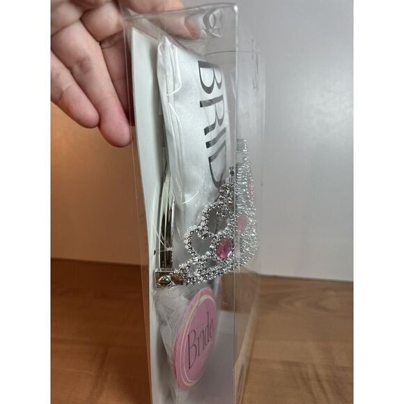 Wilton Bridal Sash  Crown Party Kit Bachelorette Party Tiara Sash Button - Picture 4 of 7